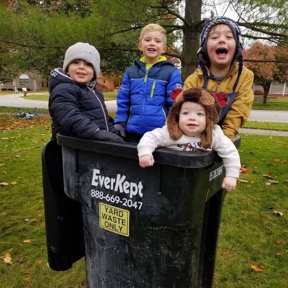 Meet your Posher, Lori n - Picture 1 of 1